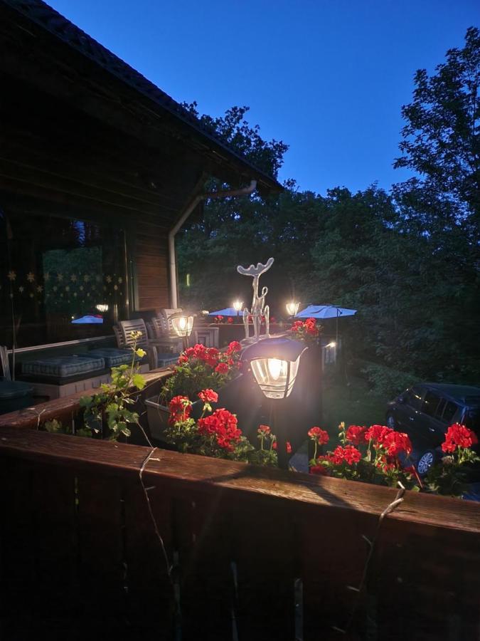 Le Chalet Du Cerf - Chambre D'Hote Somme-Leuze Zewnętrze zdjęcie
